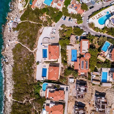 Hotel La Kumsal Denize Sifir Ve Oezel Havuzlu 4*