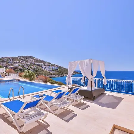 La Kumsal Denize Sifir Ve Oezel Havuzlu Kaş