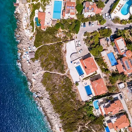 Hotel La Kumsal Denize Sifir Ve Oezel Havuzlu 4*