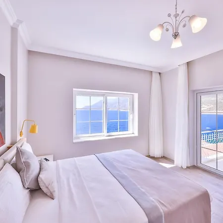 Villa La Kumsal Denize Sifir Ve Ozel Havuzlu Dubleks *