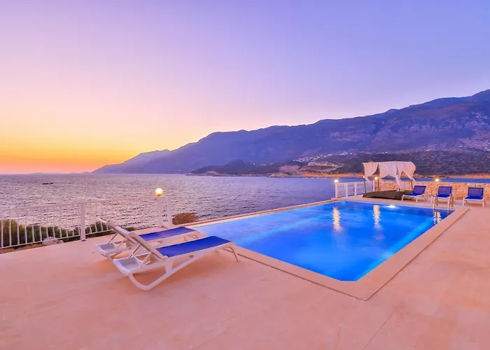 La Kumsal Denize Sifir Ve Oezel Havuzlu ホテル カシュ